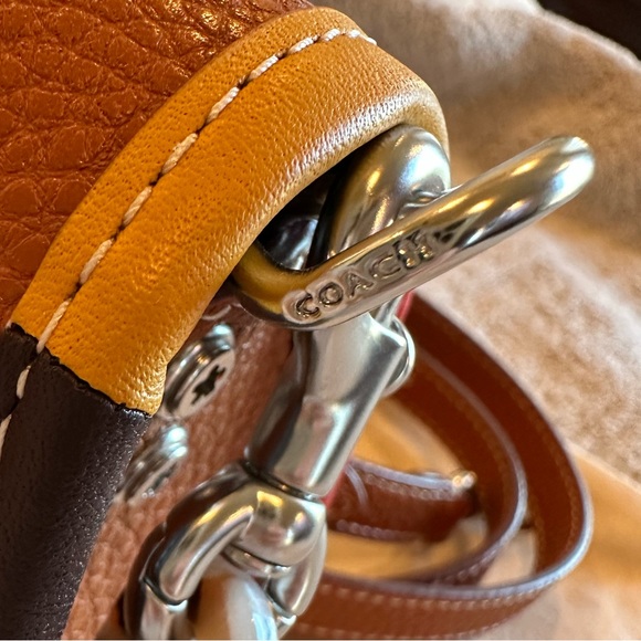 Wavy Dinky In Coachtopia Leather With Upcrafted Scrap Binding - Picture 11 of 13